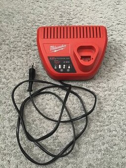 Nabijacka MILWAUKEE 12V