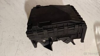 Poistková skriňa Škoda Superb 2