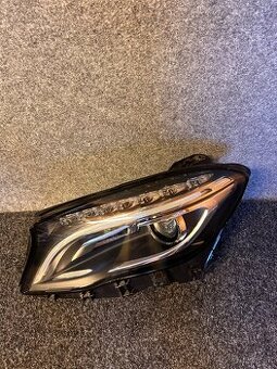 Svetlo Mercedes-Benz trieda GLA W156