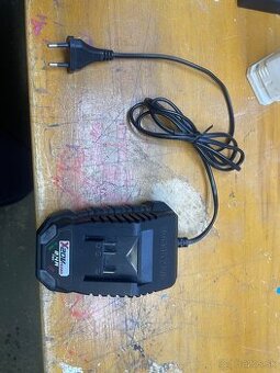 Parkside nabíjačka 2,4A