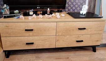 Komoda pod TV