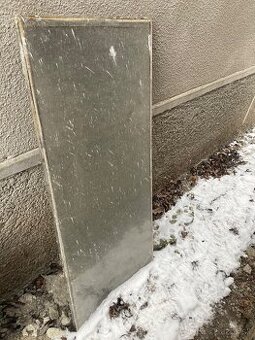 Sklenene tabule z okna