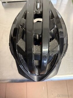 Cyklisticka prilba uvex