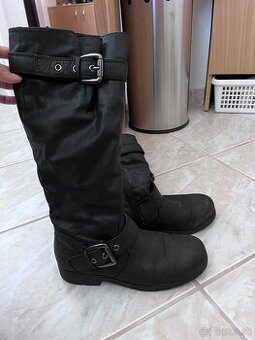 Čižmy 37 kupované v Deichman