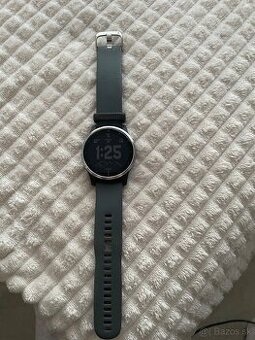 Športové hodinky Garmin VIVOACTIVE 4
