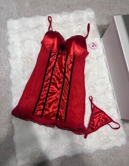 Červená nočná košieľka