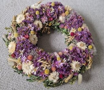 Prírodný veniec zo sušených kvetov