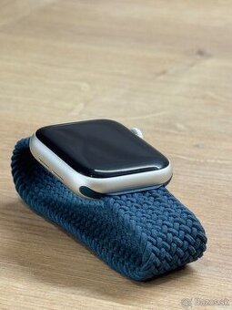 Apple Watch SE (2. generácia) – Starlight