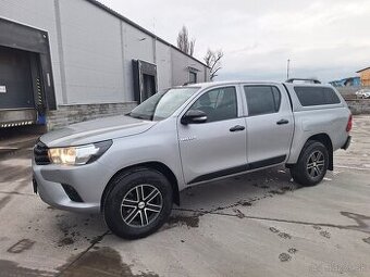 TOYOTA HILUX 2,4 DIESEL 4X4 ŤAŽNÉ  3200KG