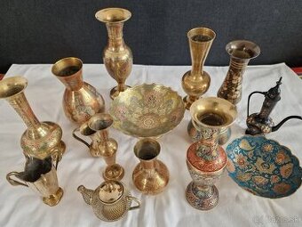 Tradičné indické mosadzné dekorácie