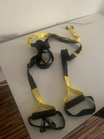 Závesný posilňivací systém