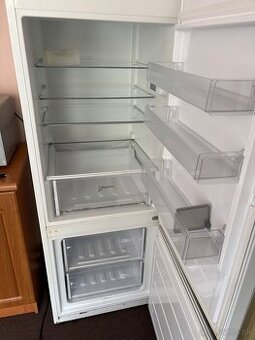 Chladnicka s mraznickou