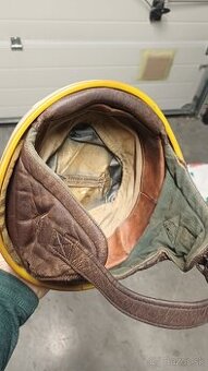 Prilba - žaluďovka