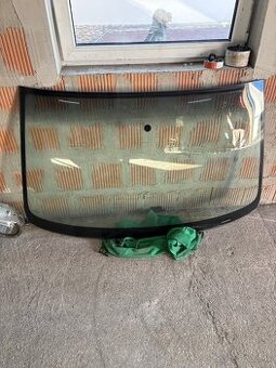 Čelne sklo VW Touareg 1