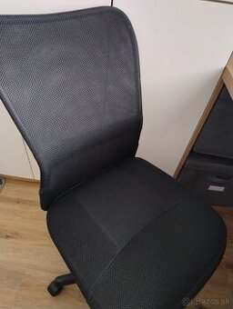 Kancelárska stolička