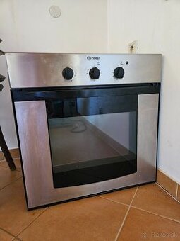 Vstavaná rúra Indesit