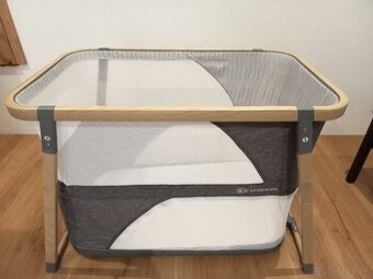 Kinderkraft Cestovná postieľka s funkciou ohrádky SOFI sivá