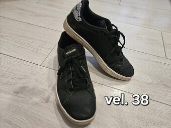 Dámske tenisky, vel 38