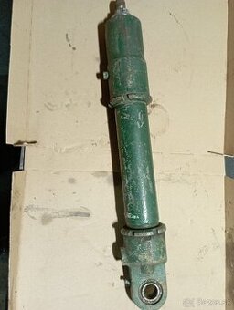 Jednocinny hydraulicky piest