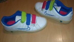 Nike farebné tenisky 37/5 - 1