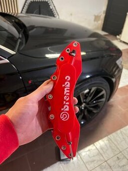 Predám kryty brzdových strmeňov Brembo