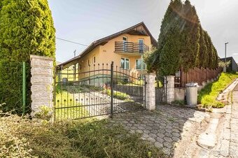 BEDES | rodinný dom 182m2, pozemok 802m2, 2x balkón, terasa