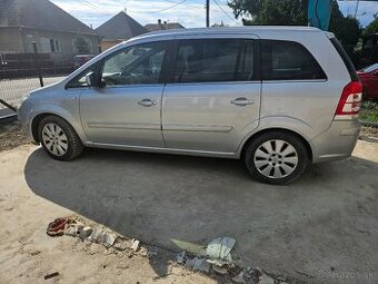 Opel Zafira 2,2 benzín automat