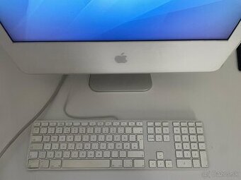 Apple klavesnica