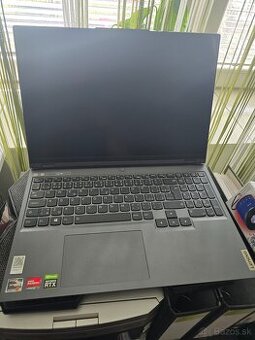herny notebook Legion 850e
