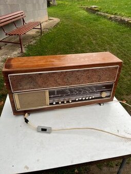 tranzistorové rádio Videoton R 4900.