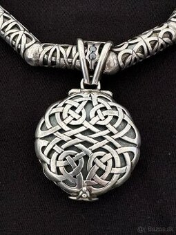 Strieborný náhrdelník s otváracím medailónom, zákaz. výroba