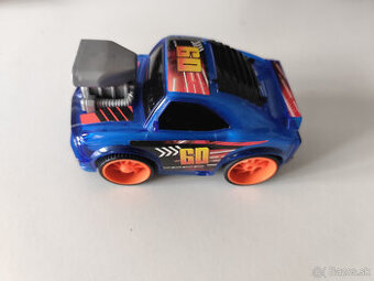 Driftovacie RC autíčko