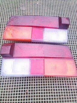 zadné svetlá skoda 105,120,125,130,135,136,rapid