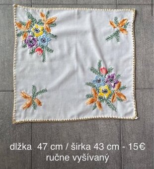 Predám pekný vianočný retro ručne vyšívaný obrus.