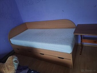 Predám postel aj s matracom