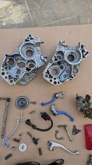 Predám diely na Yamaha DT 125 R