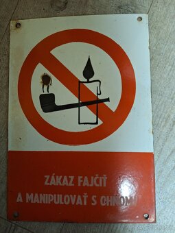 Smaltované bezpečnostné tabule