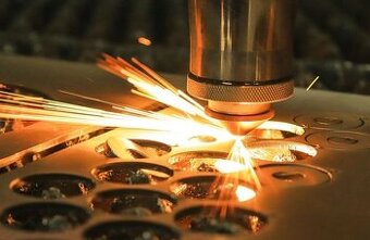 pracovník na laserové vypaľovanie dielov 280-300kč/hod