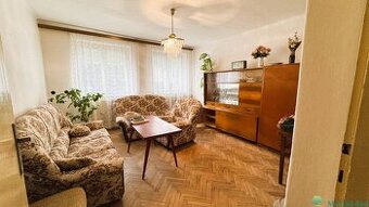 4-izbový byt s potenciálom mezonetu, k bytu patrí pozemok a