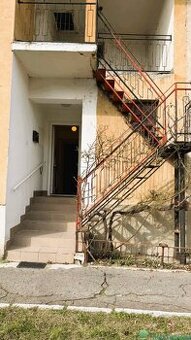 85.000€  4-izb. byt s potenciálom mezonetu, v cene pozemok a