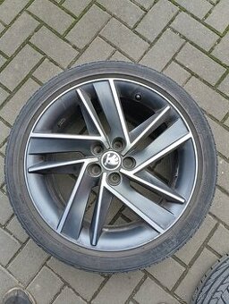 5x100 R17 215/40 R17 Blade