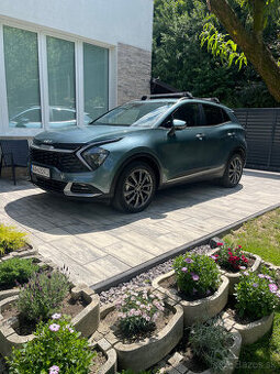 Predám Kia Sportage 1,6 T-GDI PHEV AWD A6 Gold, 4x4