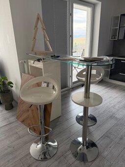Barový stolík + stoličky