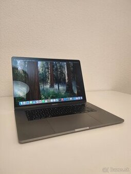 MacBook Pro 15" 2018 | i7 • 16GB • 256GB