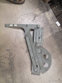 Spúšťač okna pravý MTS Obch. č.: 303989000 Kat. č.: 44294102