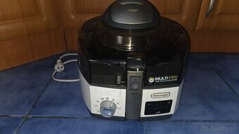 Teplovzdušná multifunkčná fritéza.