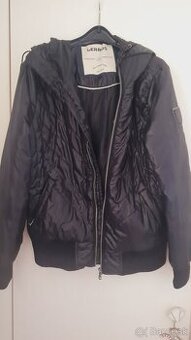 Čierna páperová bunda