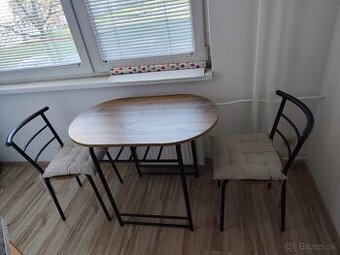 Predám stolík zo stoličkami