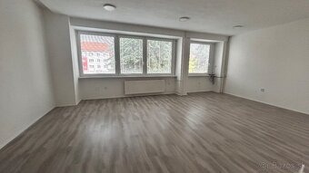 Prenájom kancelárskych priestorov (14-50m2) v centre VK