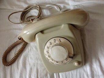 Starý retro telefon